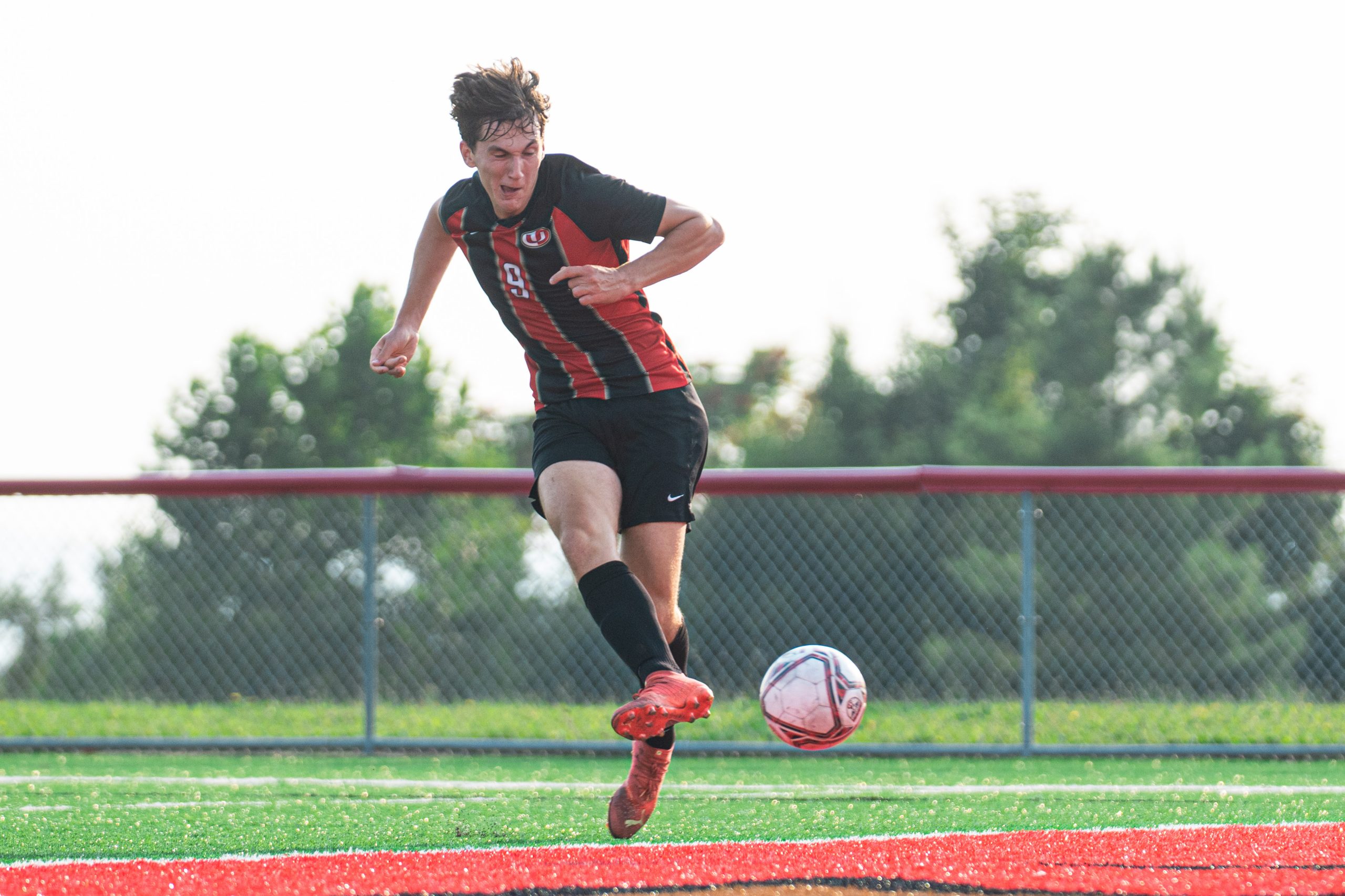 UHS goes on the offensive in victory over Weir